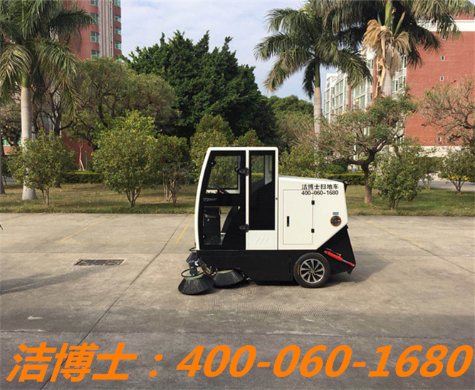 潔博士電動(dòng)掃地車(chē)客戶案例——泉州軍分區(qū) 潔博士電動(dòng)掃地車(chē)客戶案例——泉州軍分區(qū)