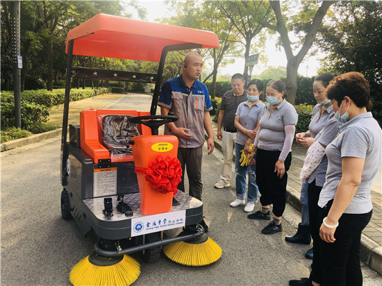 潔博士掃地車愛心捐贈