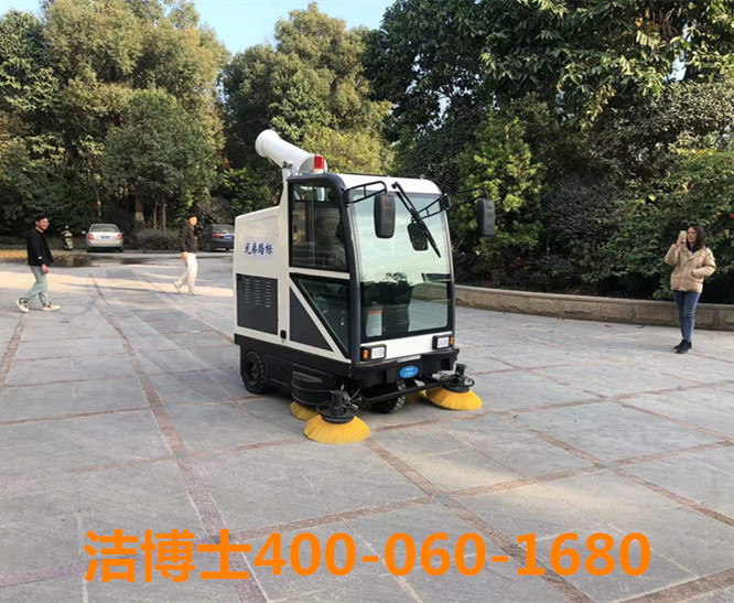 潔博士駕駛掃地機(jī)客戶案例-廣西兄弟路標(biāo)涂料有限公司 潔博士駕駛掃地機(jī)客戶案例-廣西兄弟路標(biāo)涂料有限公司